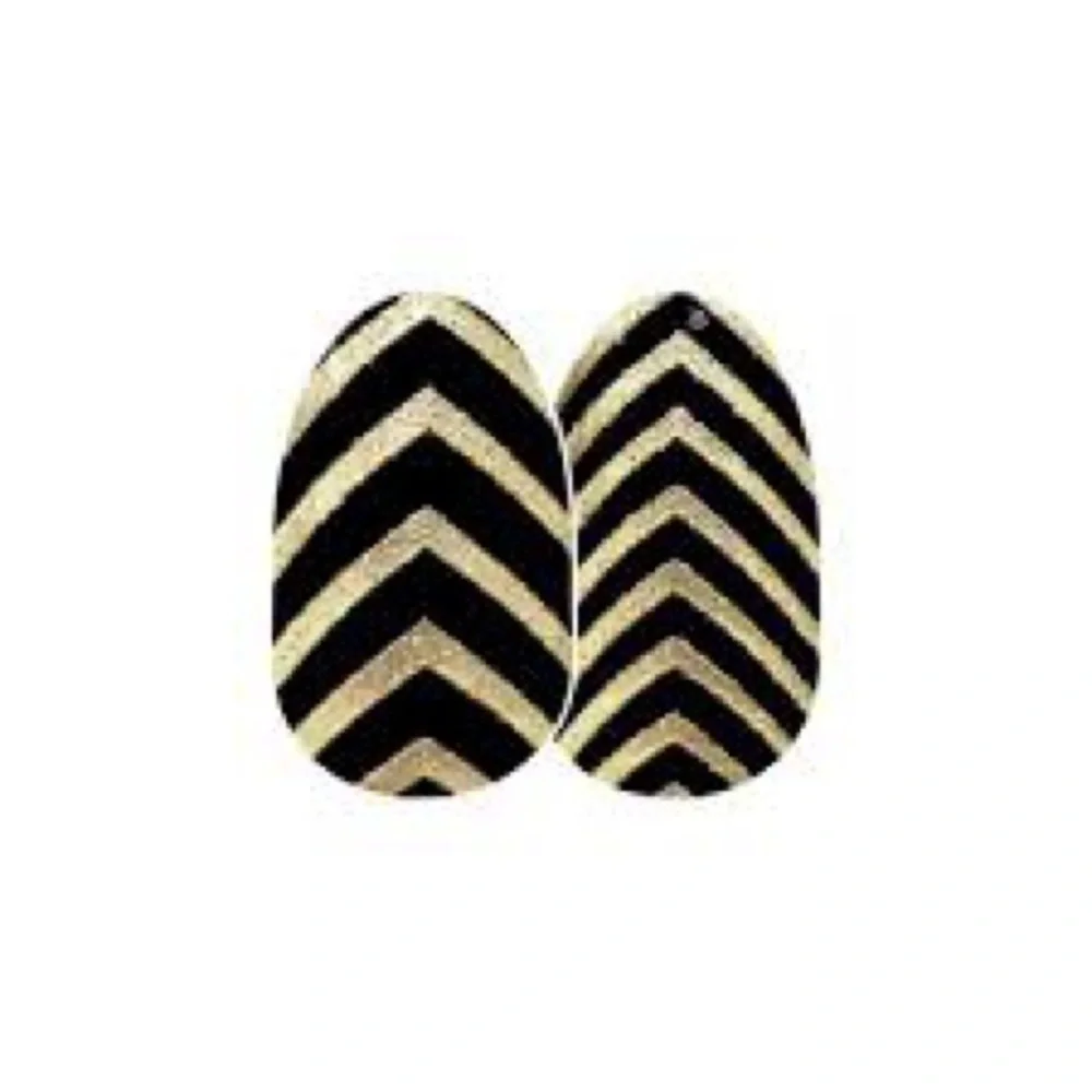Color Street Retired Drop The Ball Nail Set Black and Gold Chevron